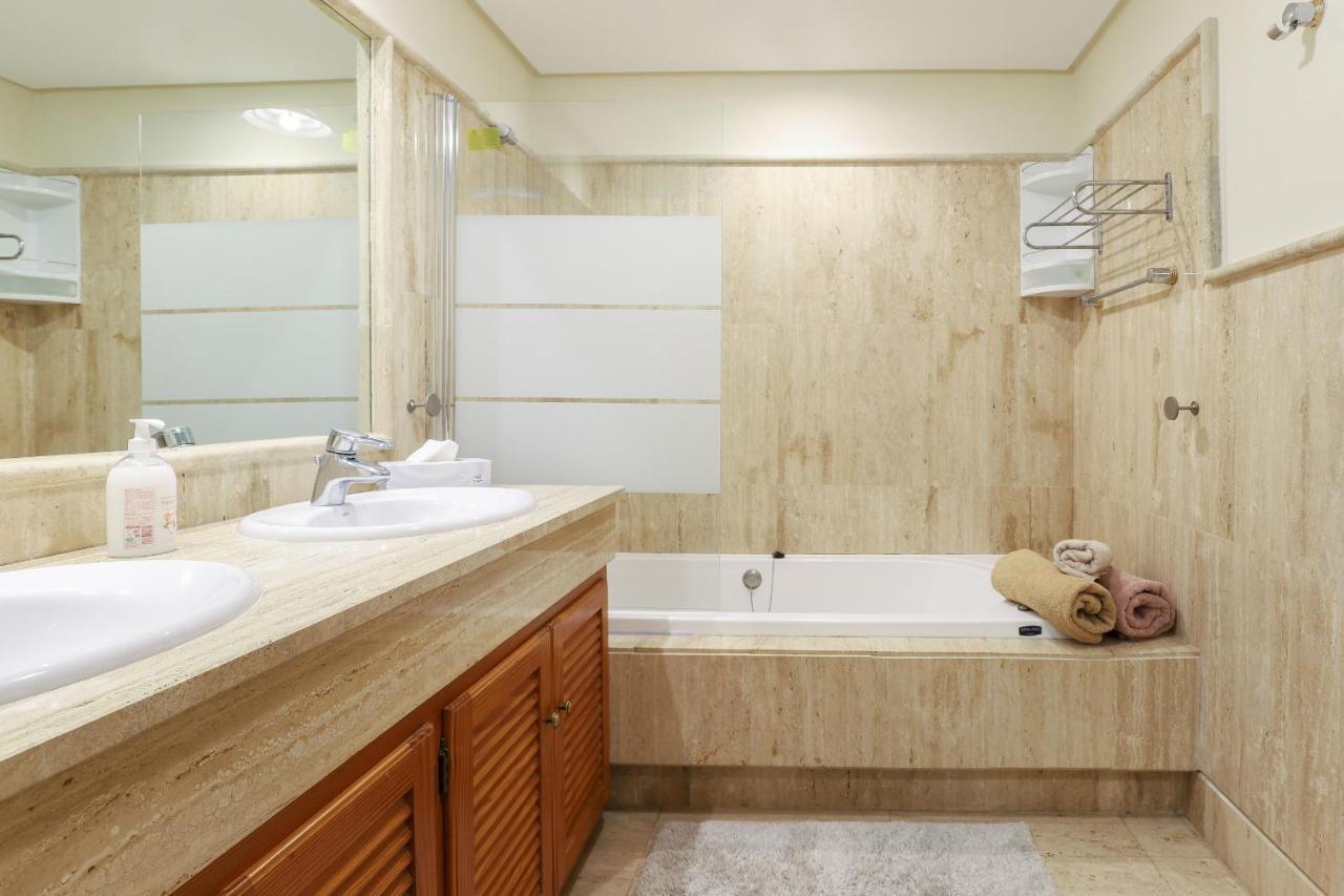 Monteros Palm - Sea & Pool View Apartment *