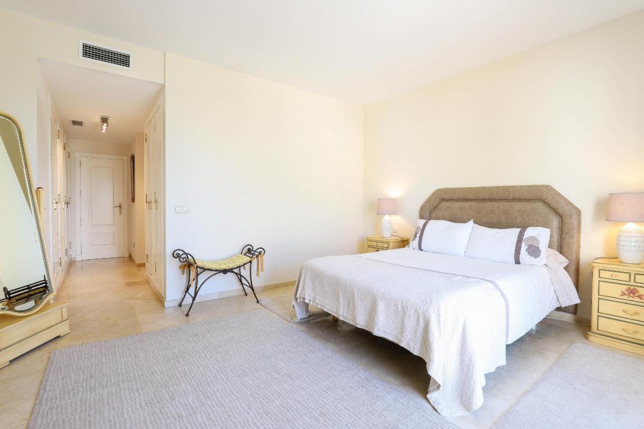 Monteros Palm - Sea & Pool View Apartment