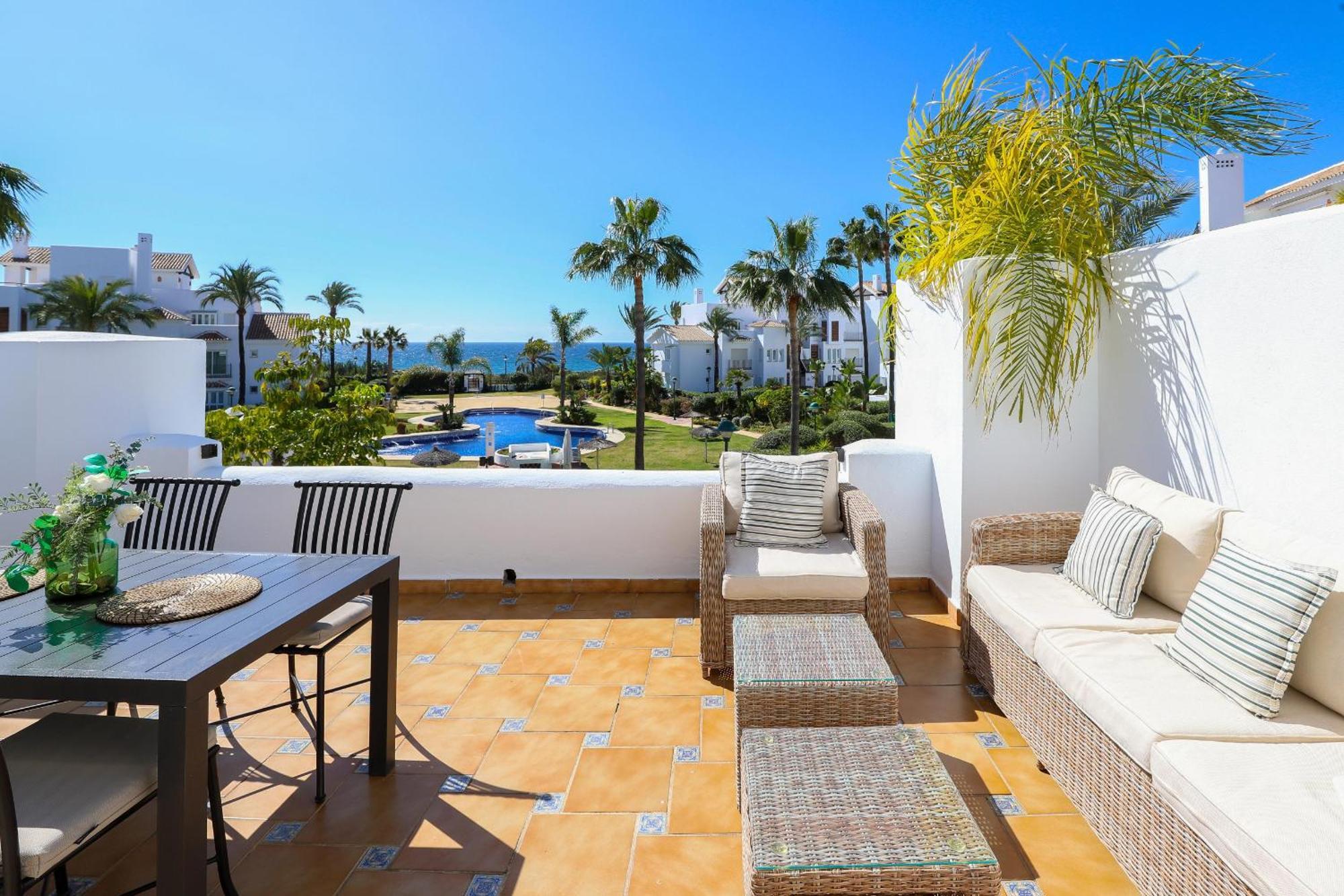 Monteros Palm - Sea & Pool View Apartment